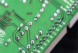 What Is The Difference Between a Pcb And An Integrated Circuit?